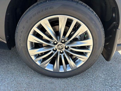 2026 Toyota Highlander Hybrid Platinum