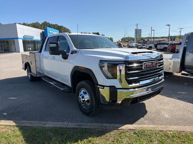 2026 GMC Sierra 3500 HD Chassis Cab SLE