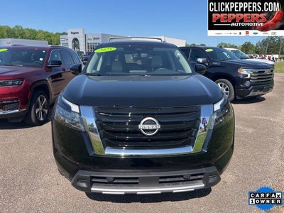 2025 Nissan Pathfinder SL