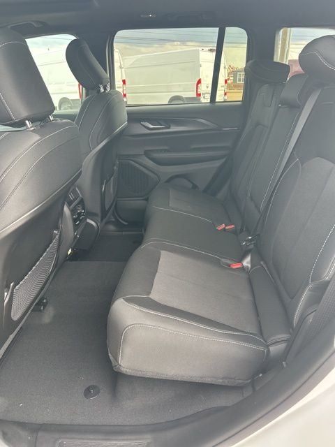 2026 Jeep Grand Cherokee GRAND CHEROKEE LAREDO X 4X4