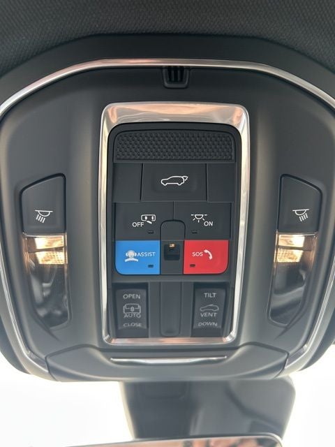 2026 Jeep Grand Cherokee GRAND CHEROKEE LAREDO X 4X4