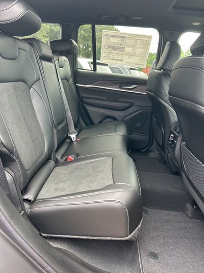 2026 Jeep Grand Cherokee GRAND CHEROKEE LAREDO ALTITUDE 4X4