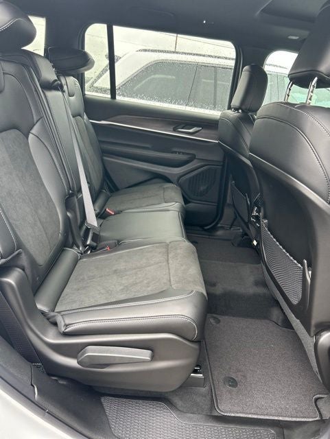 2026 Jeep Grand Cherokee GRAND CHEROKEE L LAREDO ALTITUDE 4X4