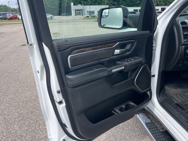 2019 RAM 1500 Laramie Crew Cab 4x2 5'7' Box