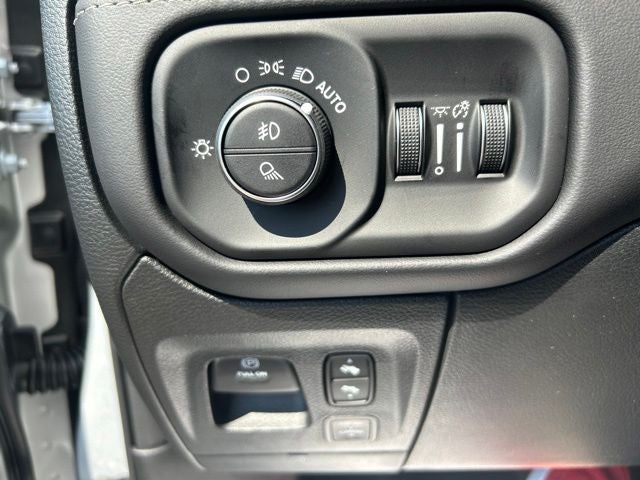 2027 RAM Ram 1500 RAM 1500 LIMITED CREW CAB 4X4 5'7' BOX