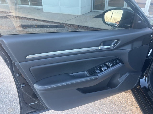 2025 Nissan Altima SL FWD