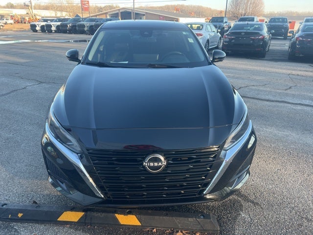 2025 Nissan Altima SL FWD