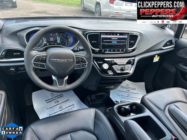 2026 Chrysler Pacifica Select AWD