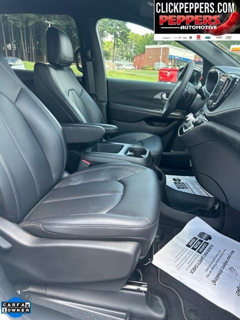 2026 Chrysler Pacifica Select AWD