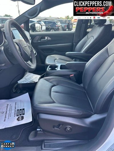 2026 Chrysler Pacifica Select AWD