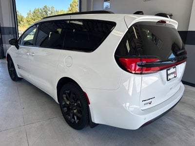2027 Chrysler Pacifica PACIFICA SELECT AWD