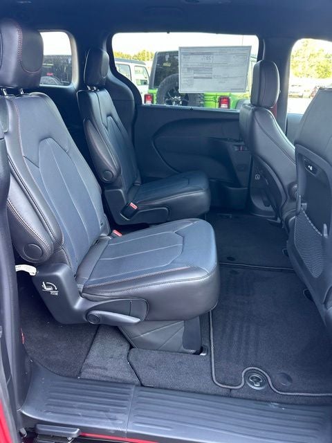 2027 Chrysler Pacifica PACIFICA SELECT AWD