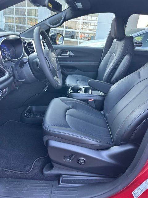 2027 Chrysler Pacifica PACIFICA SELECT AWD
