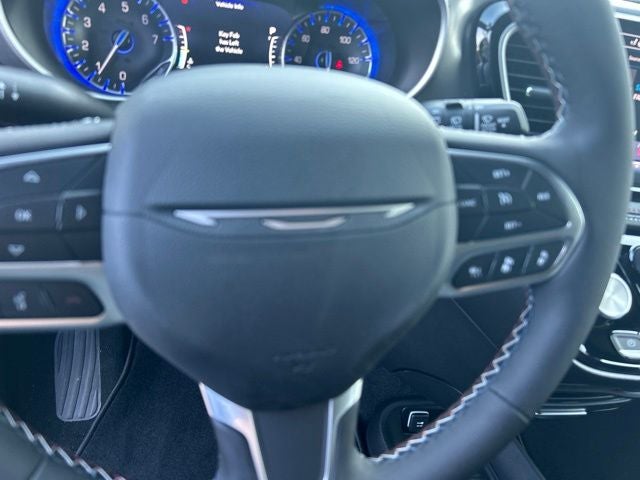 2027 Chrysler Pacifica PACIFICA SELECT AWD