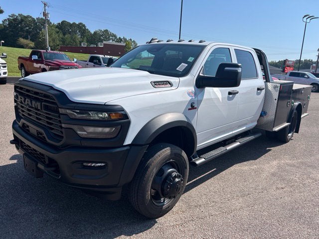 2027 RAM Ram 5500 Chassis Cab RAM 5500 TRADESMAN CHASSIS CREW CAB 4X4 60' CA