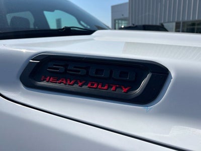 2027 RAM Ram 5500 Chassis Cab RAM 5500 TRADESMAN CHASSIS CREW CAB 4X4 60' CA