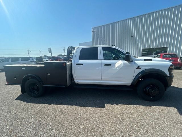 2027 RAM Ram 5500 Chassis Cab RAM 5500 TRADESMAN CHASSIS CREW CAB 4X4 60' CA