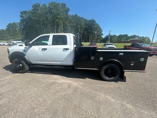 2027 RAM Ram 5500 Chassis Cab RAM 5500 TRADESMAN CHASSIS CREW CAB 4X4 60' CA