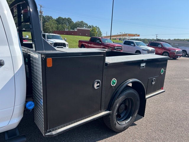 2027 RAM Ram 5500 Chassis Cab RAM 5500 TRADESMAN CHASSIS CREW CAB 4X4 60' CA
