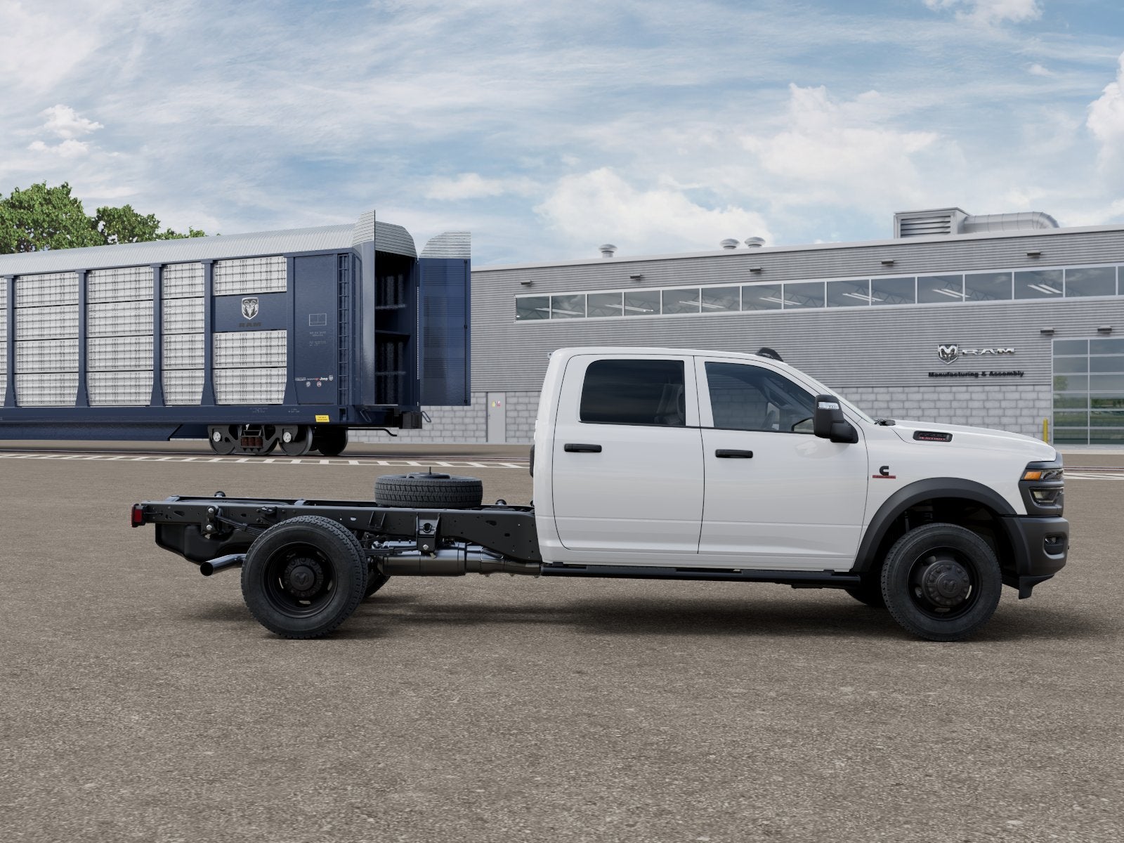 2027 RAM Ram 5500 Chassis Cab RAM 5500 TRADESMAN CHASSIS CREW CAB 4X4 60' CA