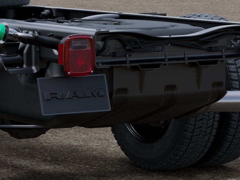 2027 RAM Ram 5500 Chassis Cab RAM 5500 TRADESMAN CHASSIS CREW CAB 4X4 60' CA