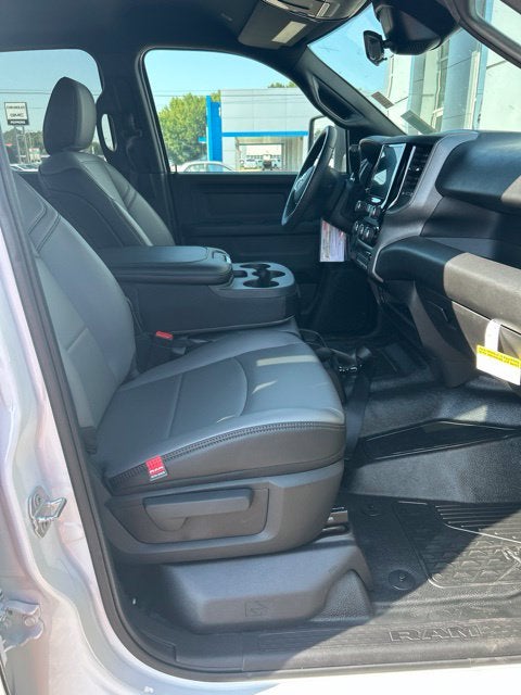 2027 RAM Ram 3500 Chassis Cab RAM 3500 TRADESMAN CREW CAB CHASSIS 4X4 60' CA