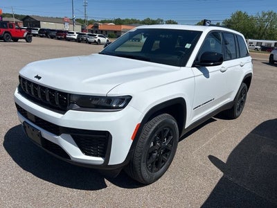 2026 Jeep Grand Cherokee Laredo Altitude