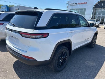 2026 Jeep Grand Cherokee Laredo Altitude
