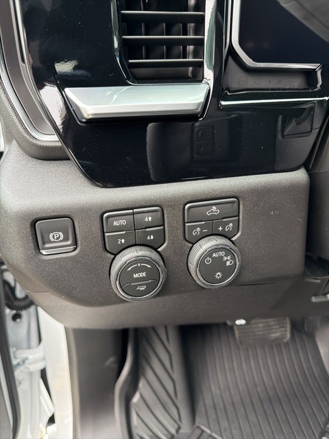 2026 Chevrolet Silverado 1500 LT LT1